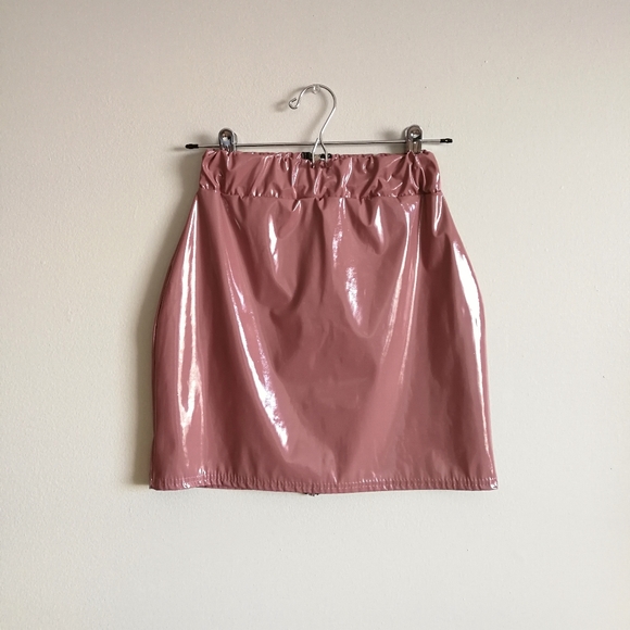 ❤️[3/$35] PrettyLittleThing Vinyl Zip Mini Skirt - Picture 4 of 7